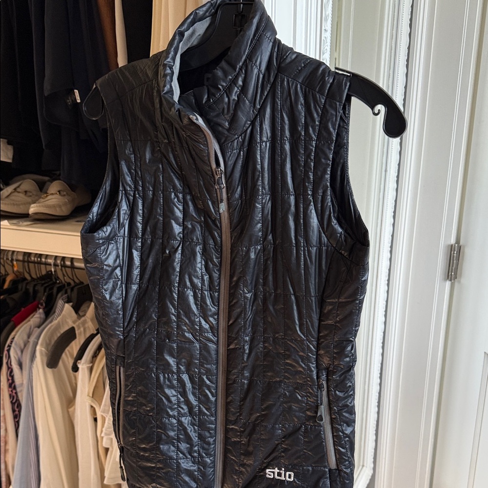 Stio Women's Shiny Black Quilted Vest